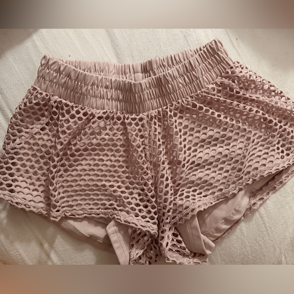 POPFLEX Active "Secret" run short a mesh overlay and built-in liners. Size 4 - Picture 2 of 6